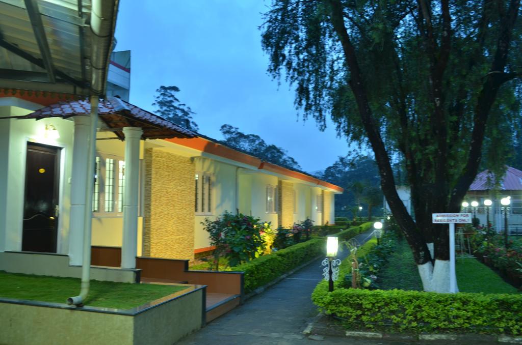 Royal Retreat Hotel Munnar Exterior photo