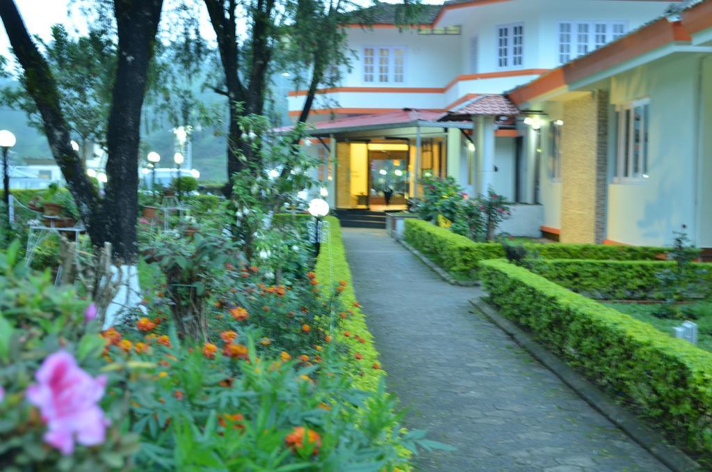 Royal Retreat Hotel Munnar Exterior photo